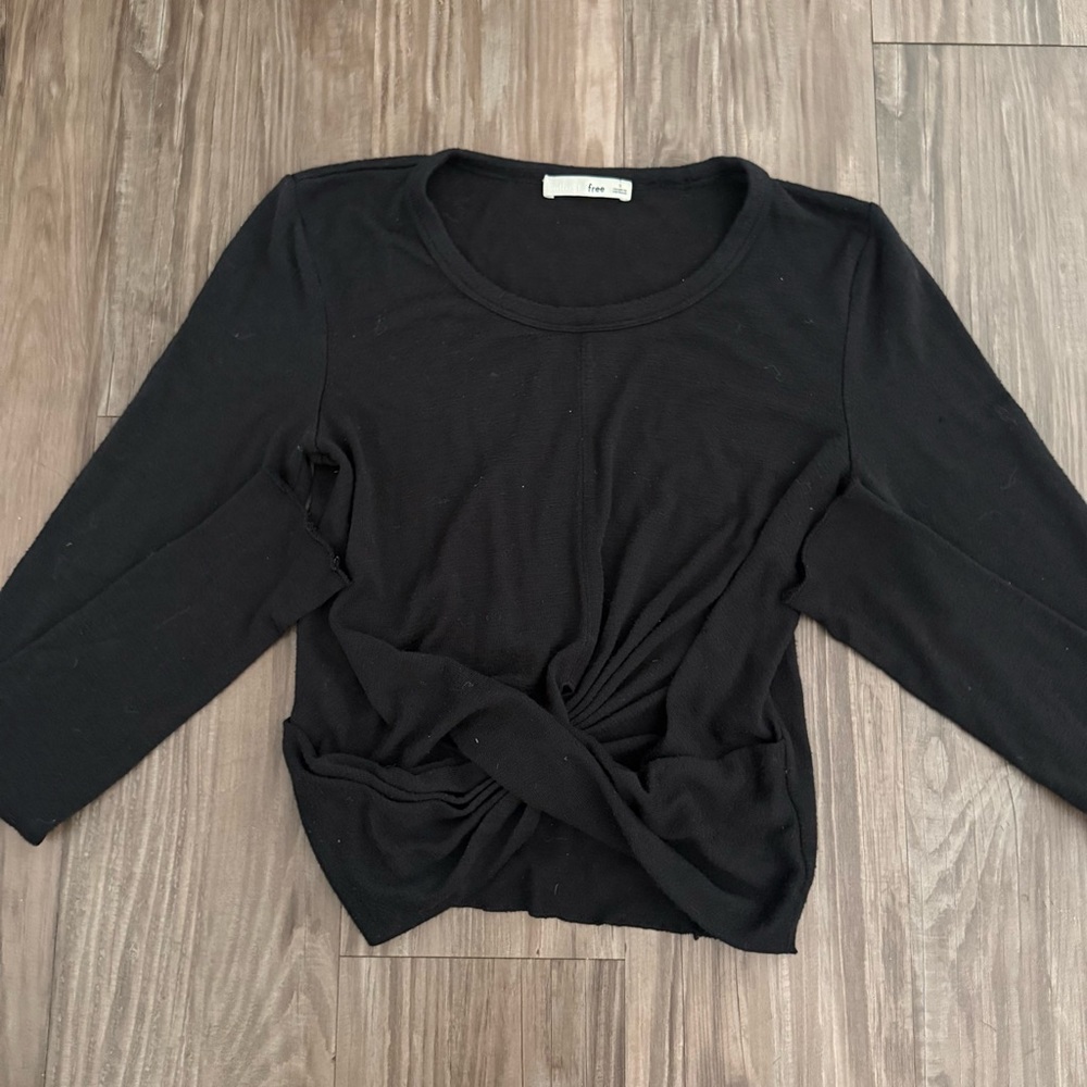 aritzia black long sleeve top